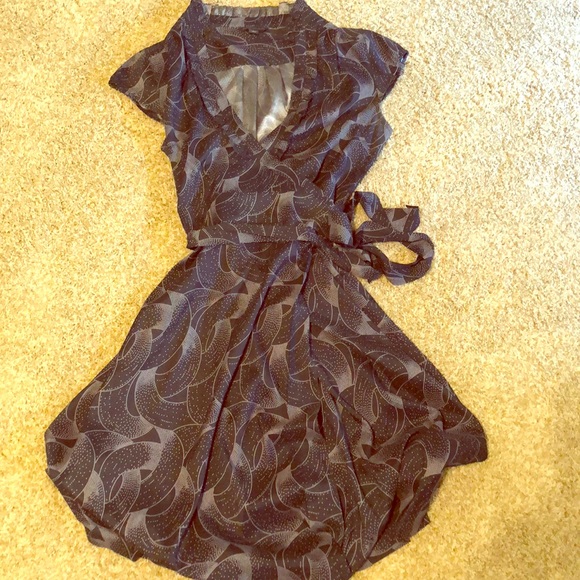 Banana Republic Dresses & Skirts - Banana Republic wrap dress